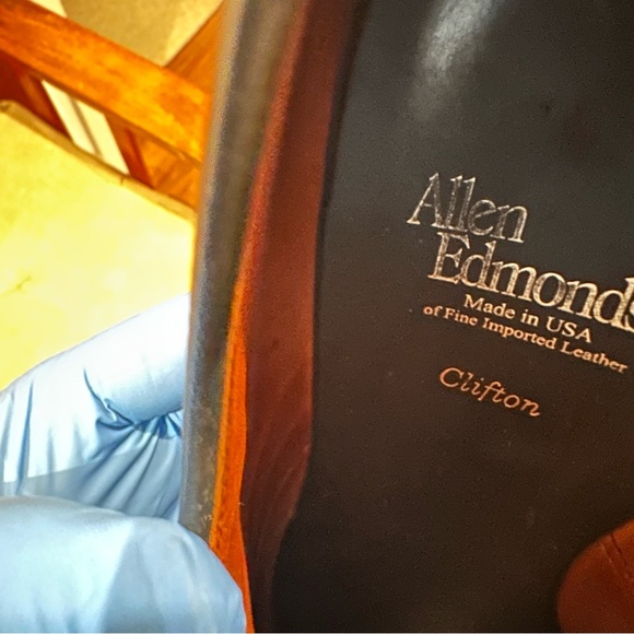 Allen Edmonds Burgundy Leather Cap-Toe Derbys - Picture 13 of 14